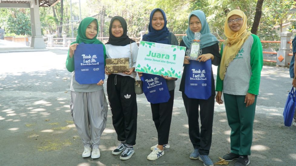 Green Campus FEB UNS Tingkatkan Kepedulian Penghijauan Kampus Dengan ...